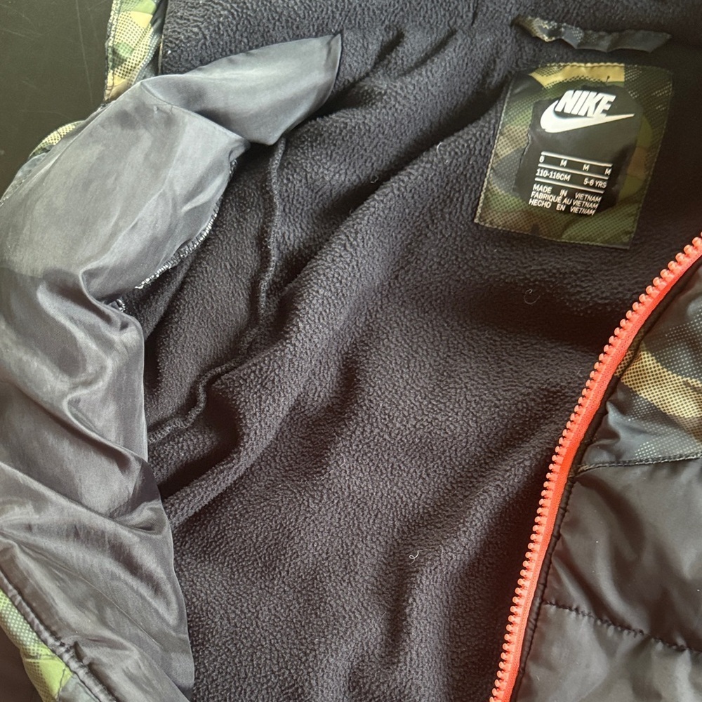 Nike Kids Camo Puffer Jacket - Black and Green - Picture 7 of 7